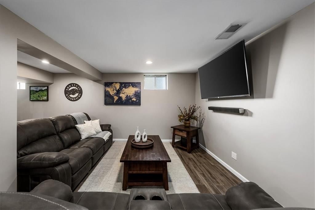 9009 W 148TH Terrace — photo 37