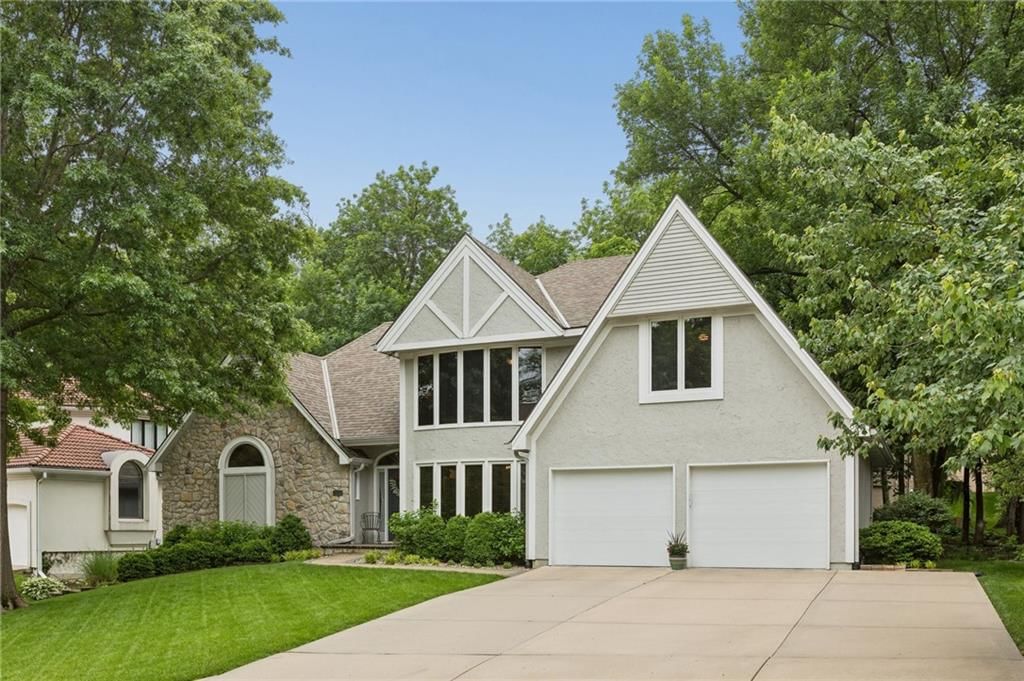 142 The Woodlands Drive — photo 2