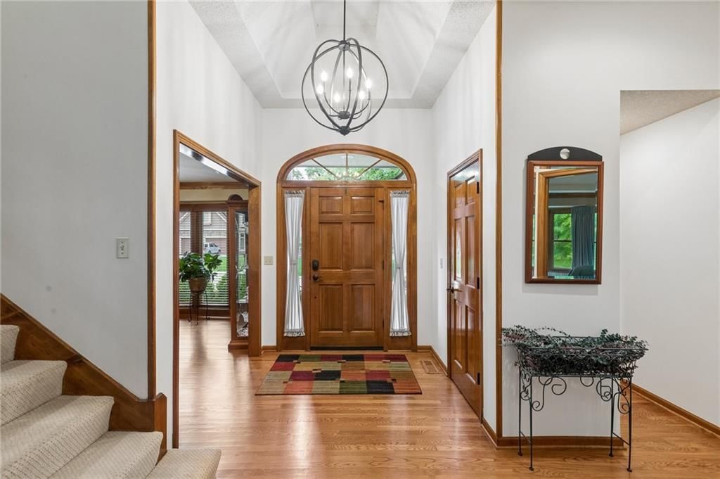 142 The Woodlands Drive — photo 4