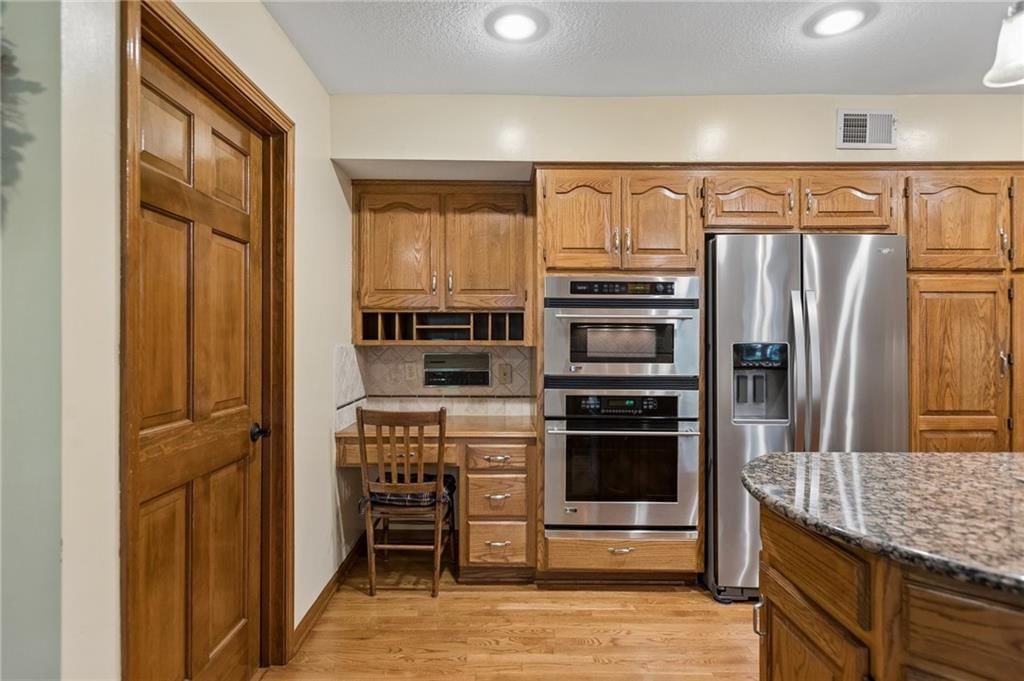 142 The Woodlands Drive — photo 12