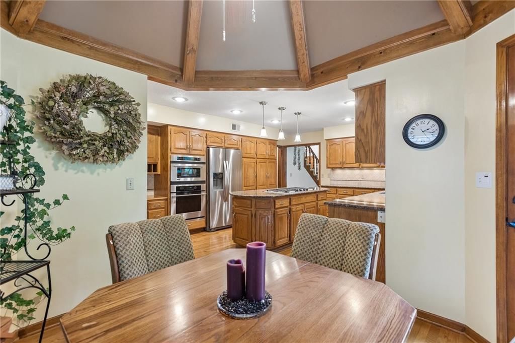 142 The Woodlands Drive — photo 15