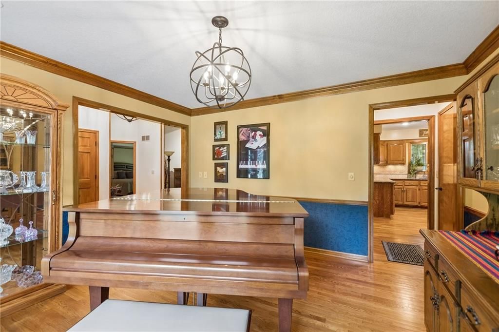 142 The Woodlands Drive — photo 17