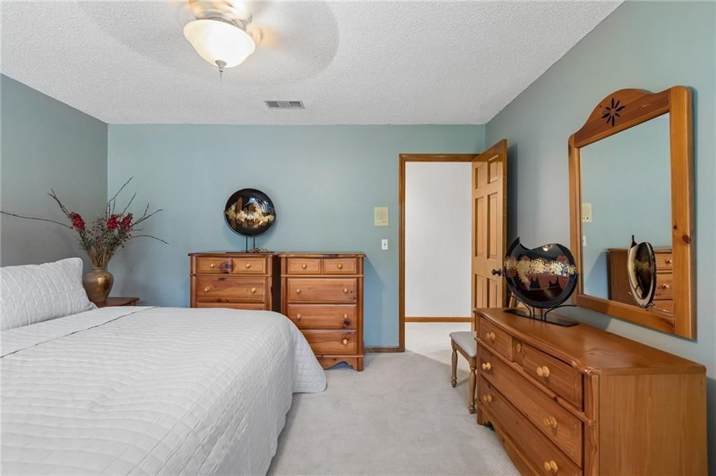 142 The Woodlands Drive — photo 25
