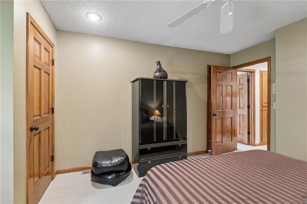 142 The Woodlands Drive — photo 27