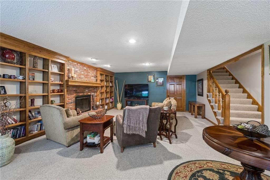 142 The Woodlands Drive — photo 34