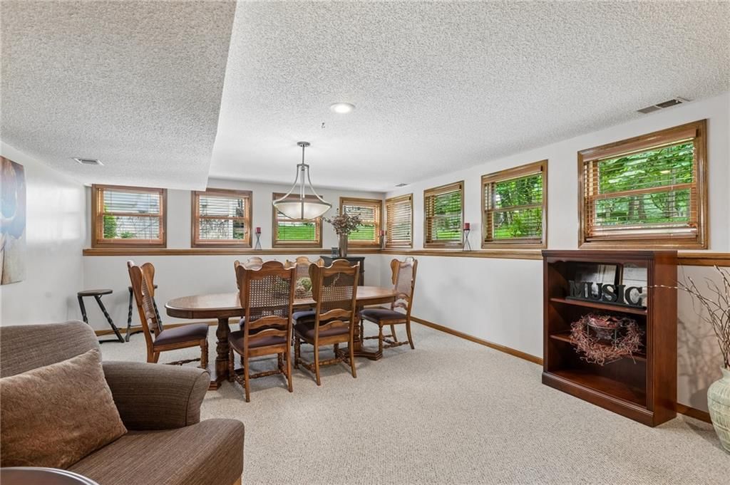 142 The Woodlands Drive — photo 36