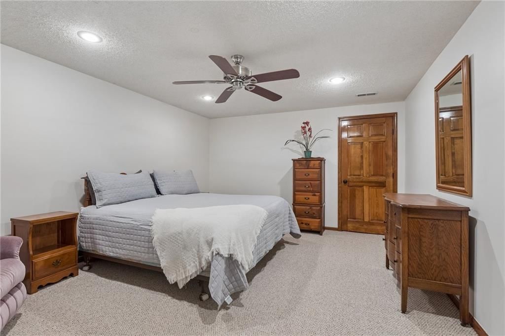 142 The Woodlands Drive — photo 39