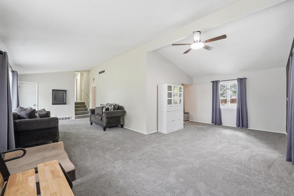 6008 N Michigan Avenue — photo 10