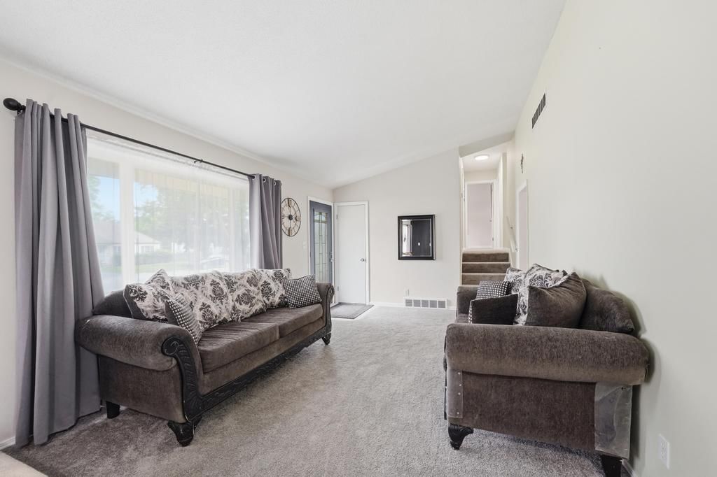 6008 N Michigan Avenue — photo 13