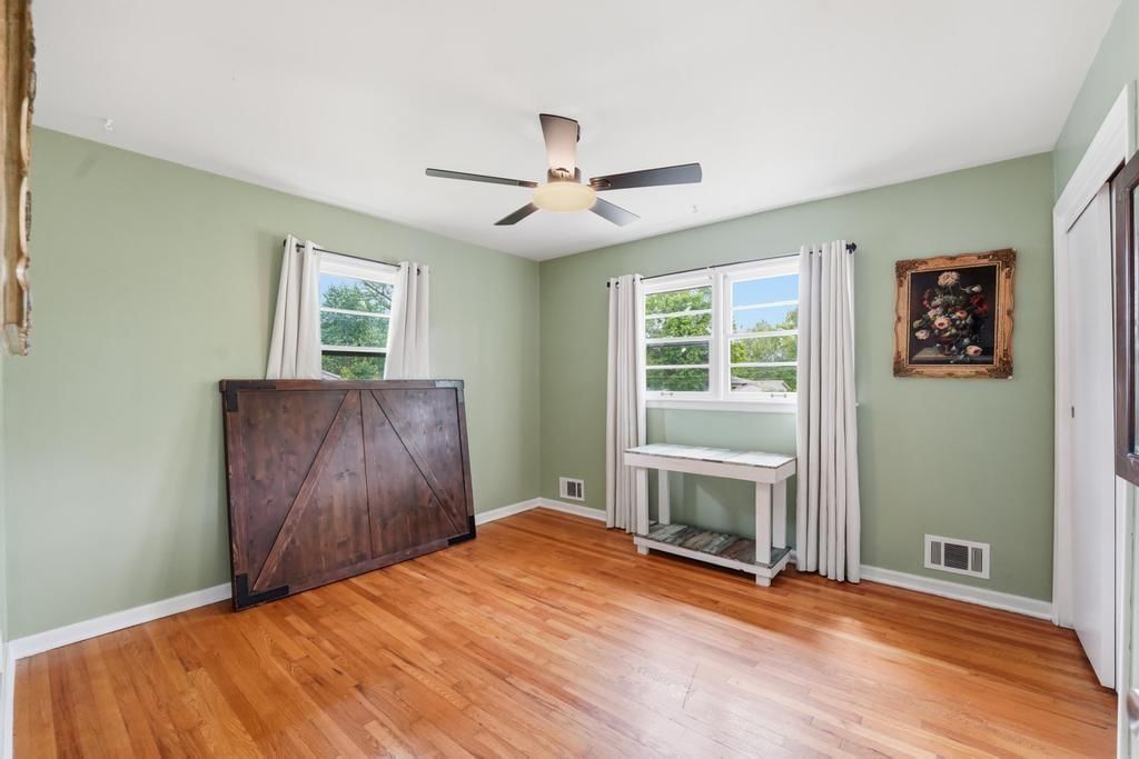 6008 N Michigan Avenue — photo 17