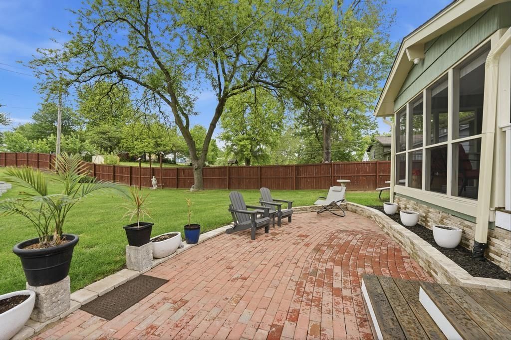 6008 N Michigan Avenue — photo 30