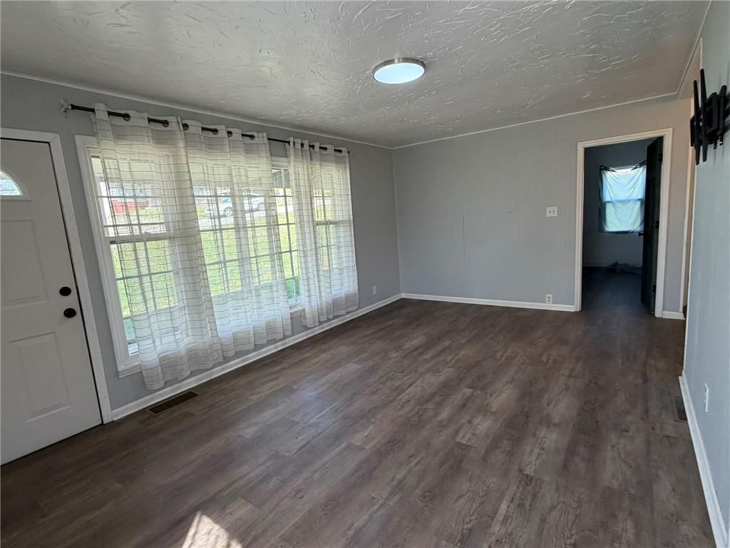 4929 Freeman Avenue — photo 2