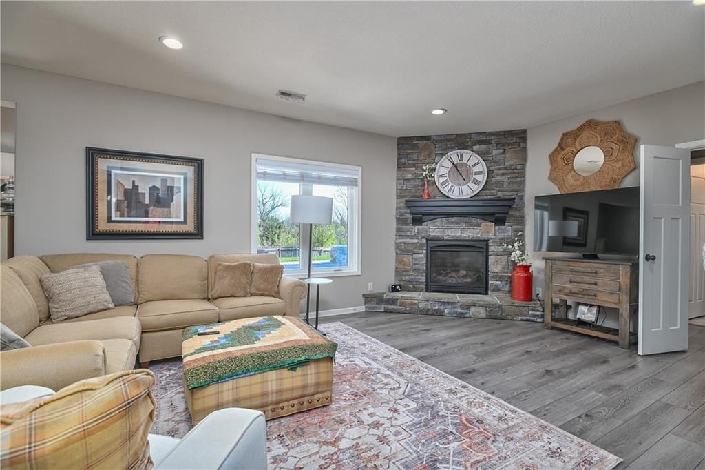 8417 Houston Street — photo 34