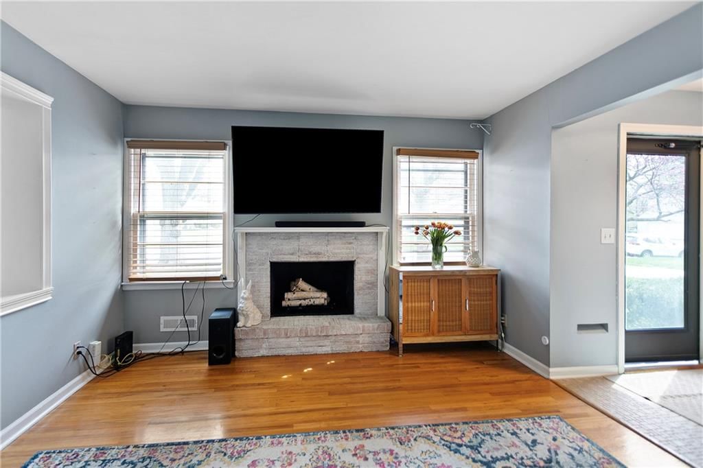 9248 Craig Street — photo 4