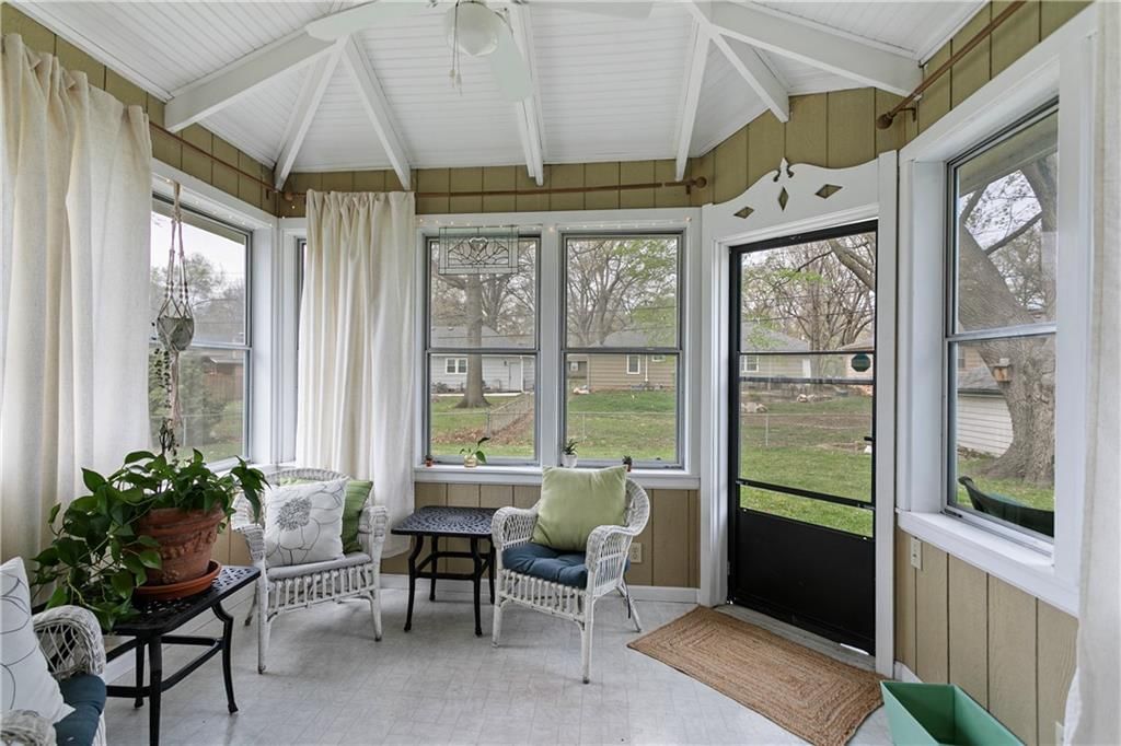 9248 Craig Street — photo 10