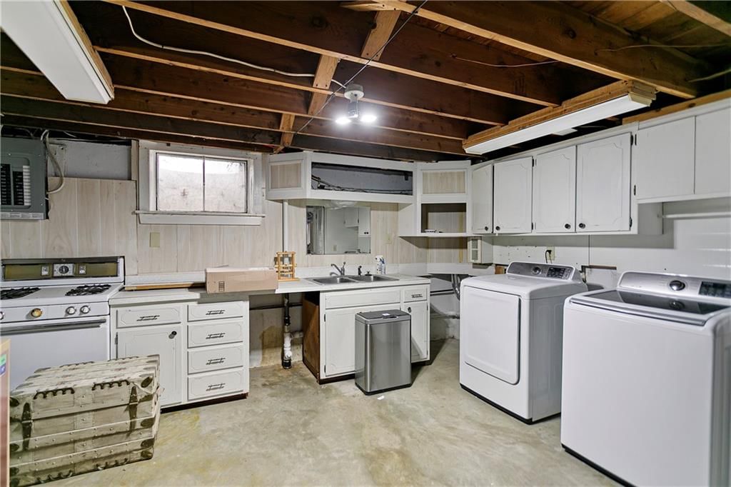 9248 Craig Street — photo 26