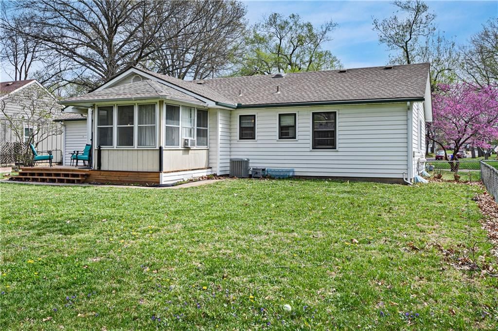 9248 Craig Street — photo 30