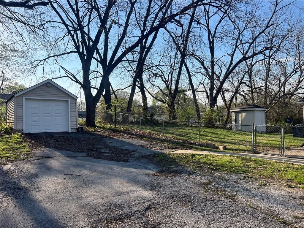 2704 N 81st Street — photo 24