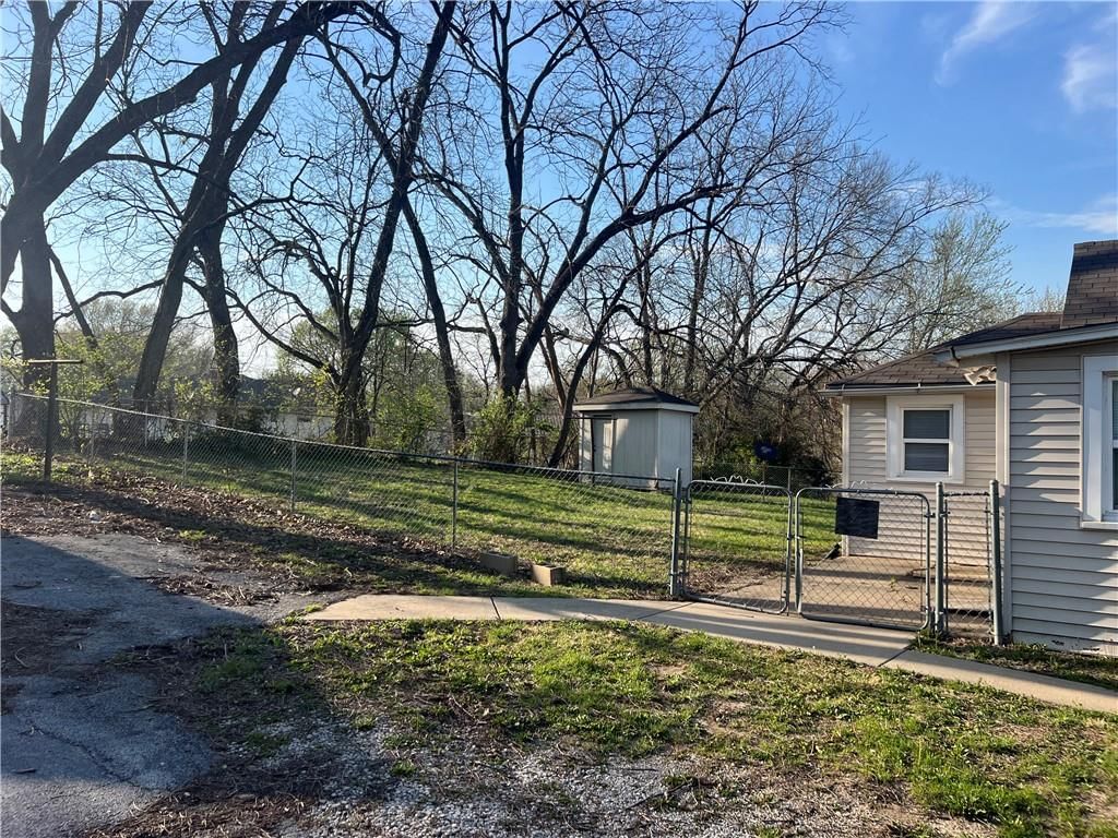 2704 N 81st Street — photo 25