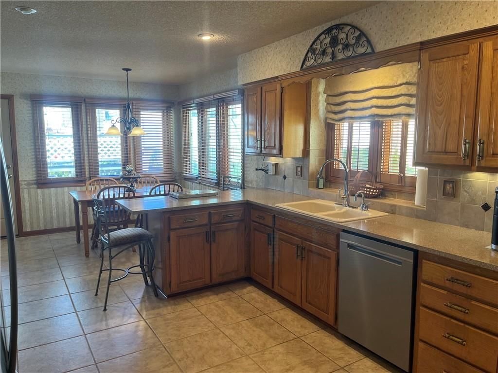 11806 Craig Street — photo 16