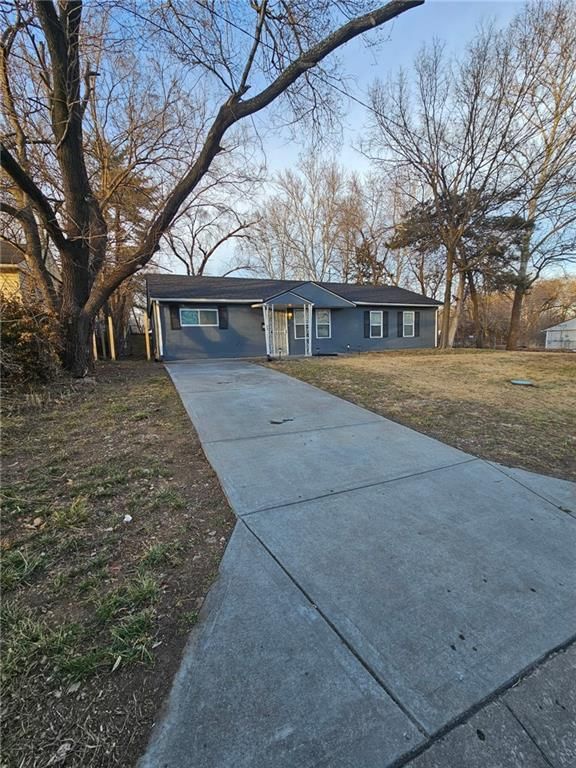 4818 E 45TH Street — photo 2
