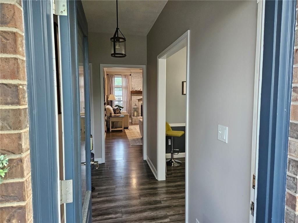 2109 SW Brookshire Drive — photo 2