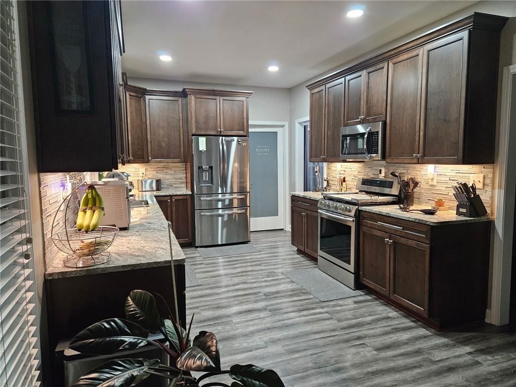 2109 SW Brookshire Drive — photo 9