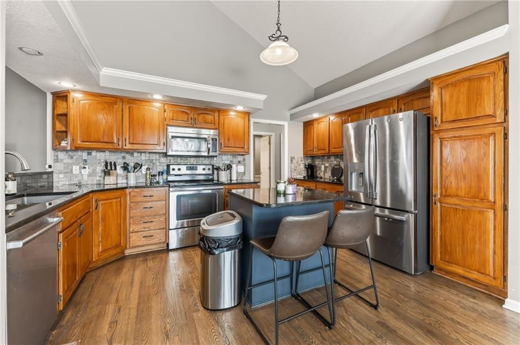 3402 Kempton Court — photo 4