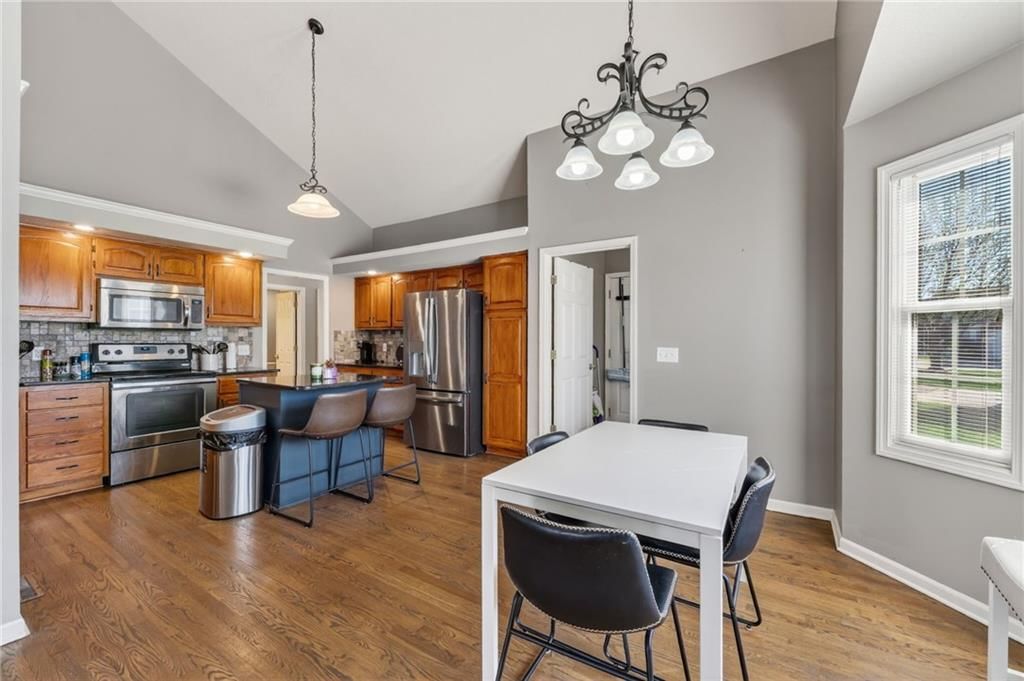 3402 Kempton Court — photo 6