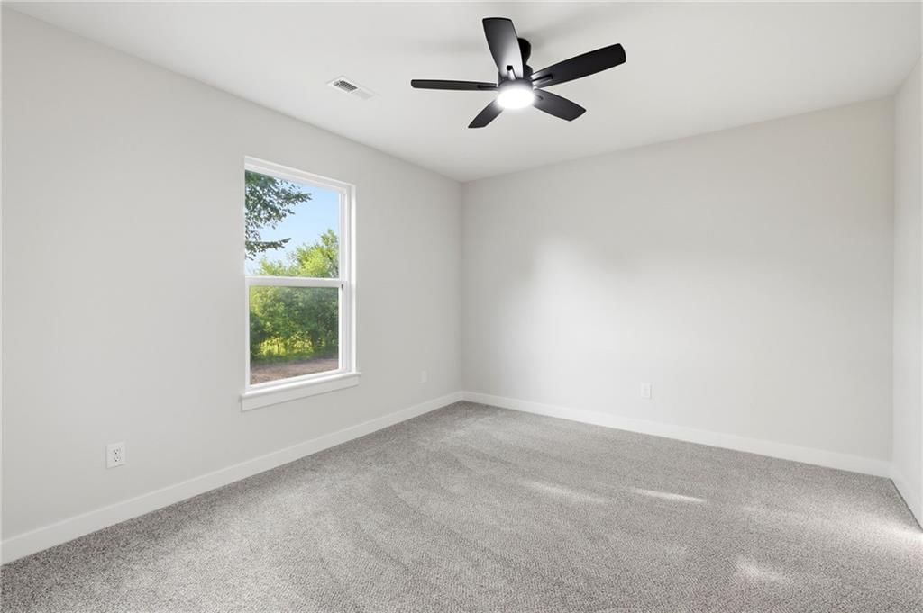 103 S Crittendon Street — photo 26