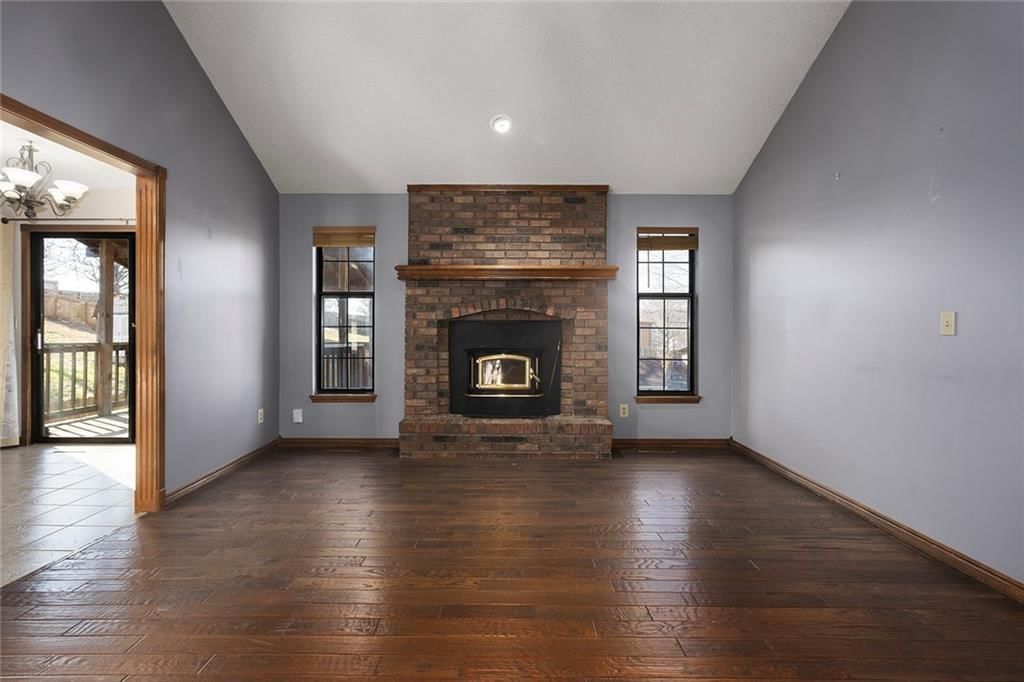 305 SE Bent Tree Drive — photo 5