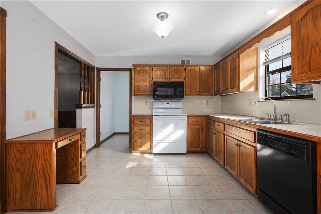 305 SE Bent Tree Drive — photo 10
