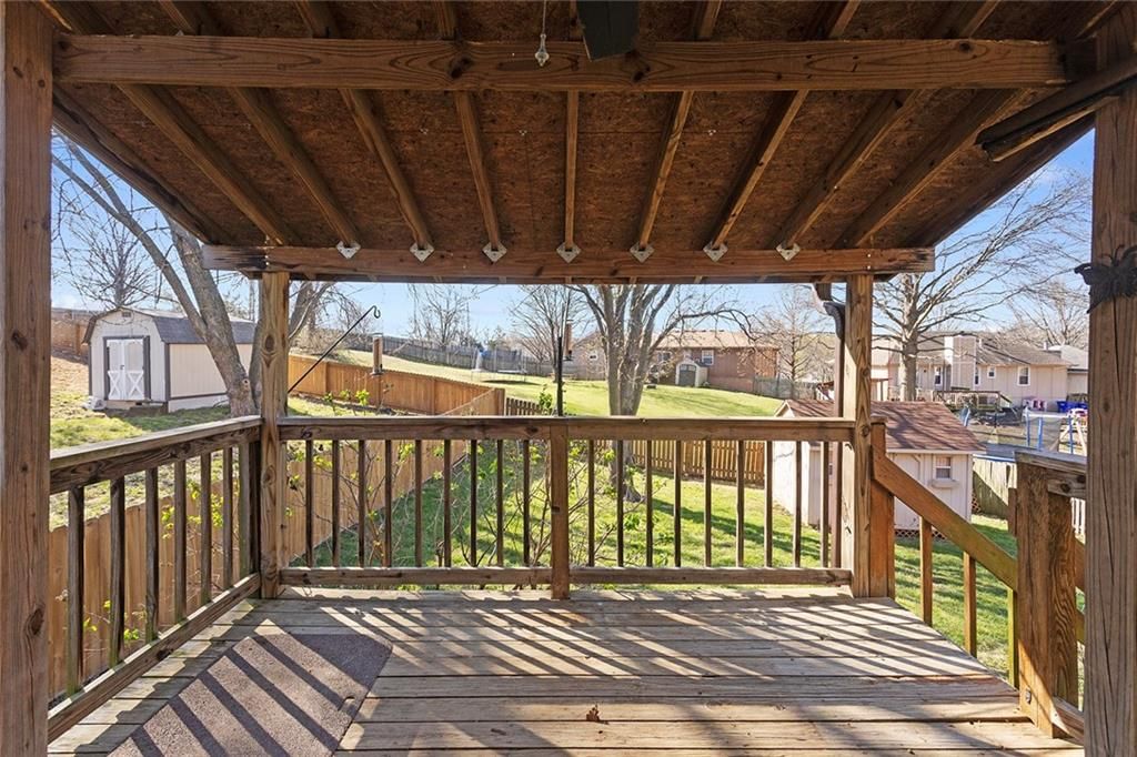 305 SE Bent Tree Drive — photo 25