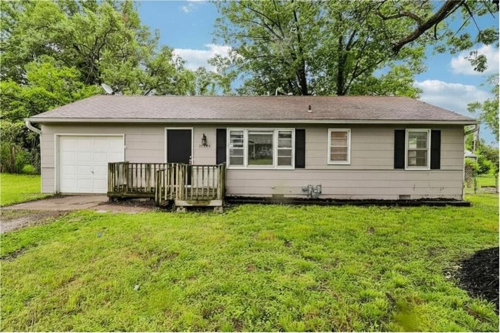 11709 Lawndale Avenue — photo 1