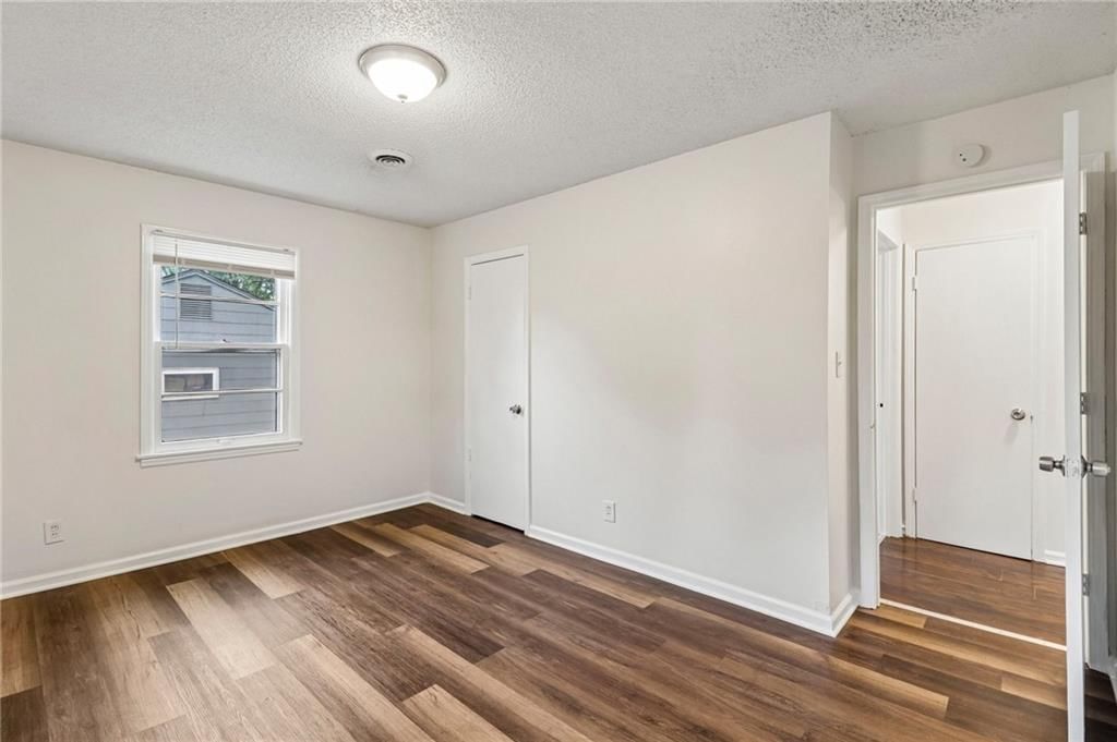 11709 Lawndale Avenue — photo 19