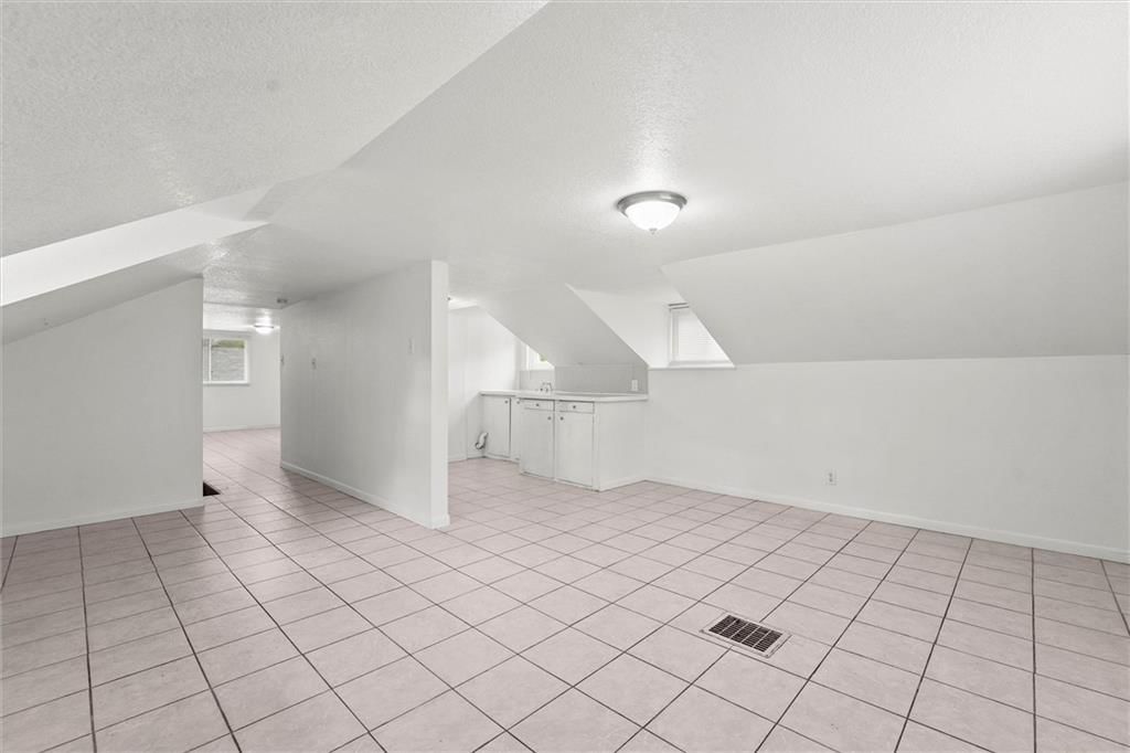701 W 24th Street — photo 24