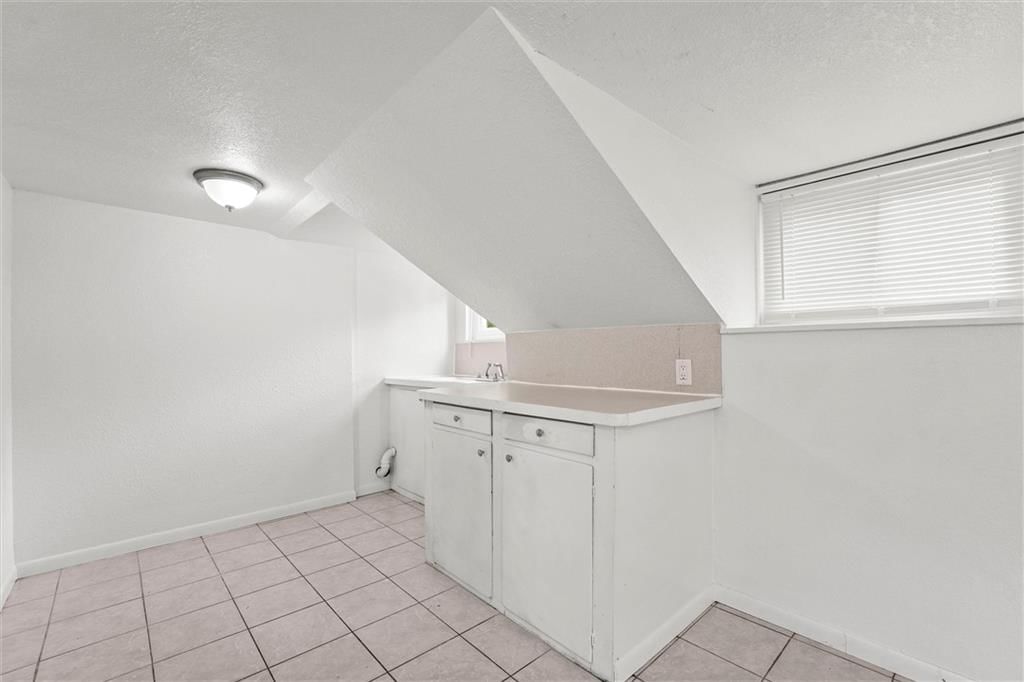 701 W 24th Street — photo 26