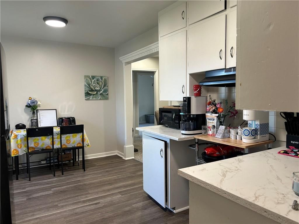 1708 Irving Street — photo 8