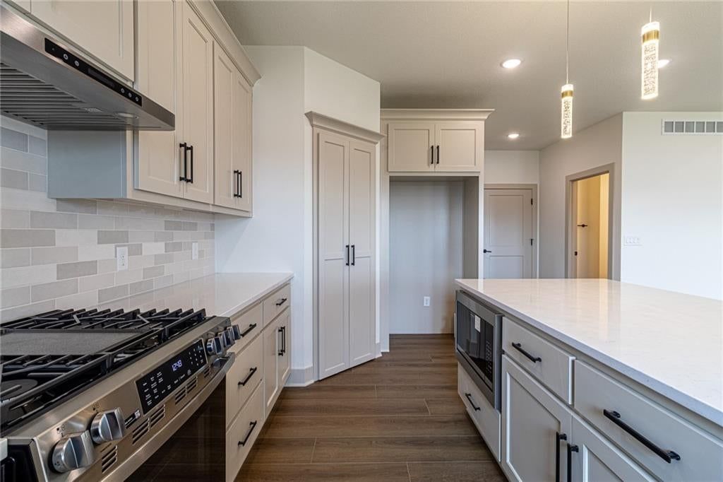 4706 Woodland Shores Court — photo 9