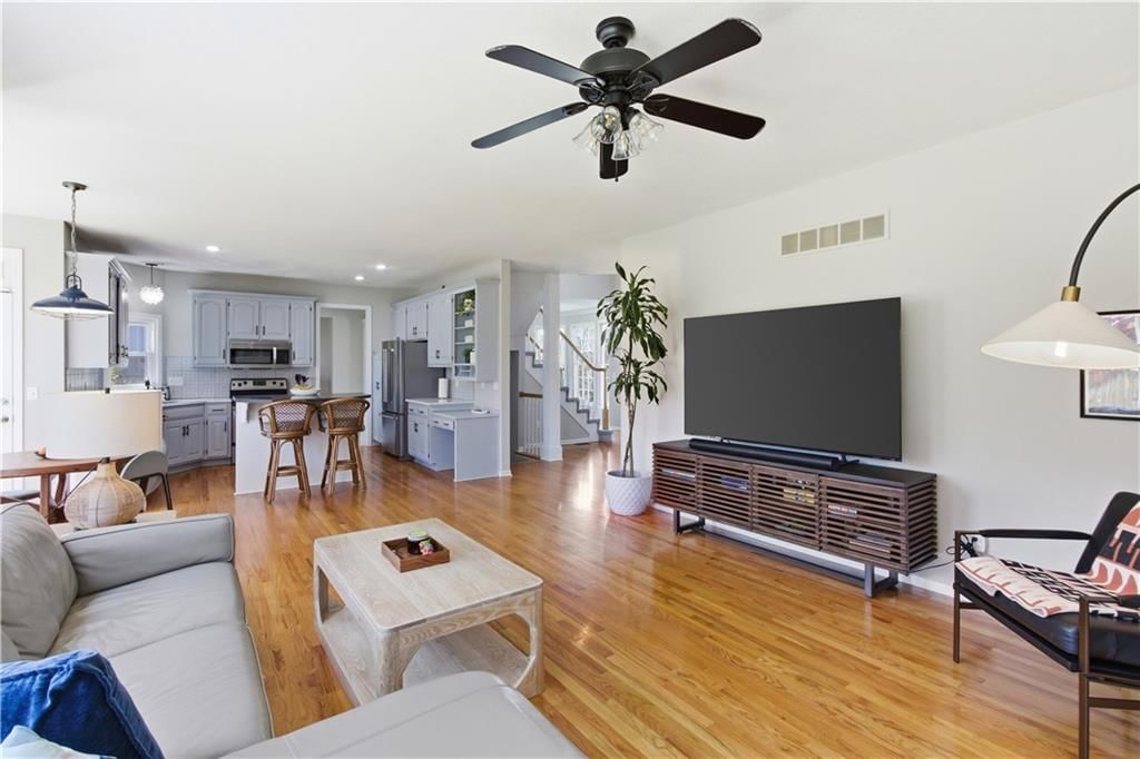 13213 Barton Street — photo 12