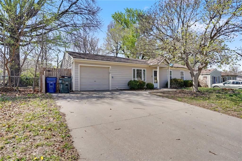 1813 Miller Drive — photo 2