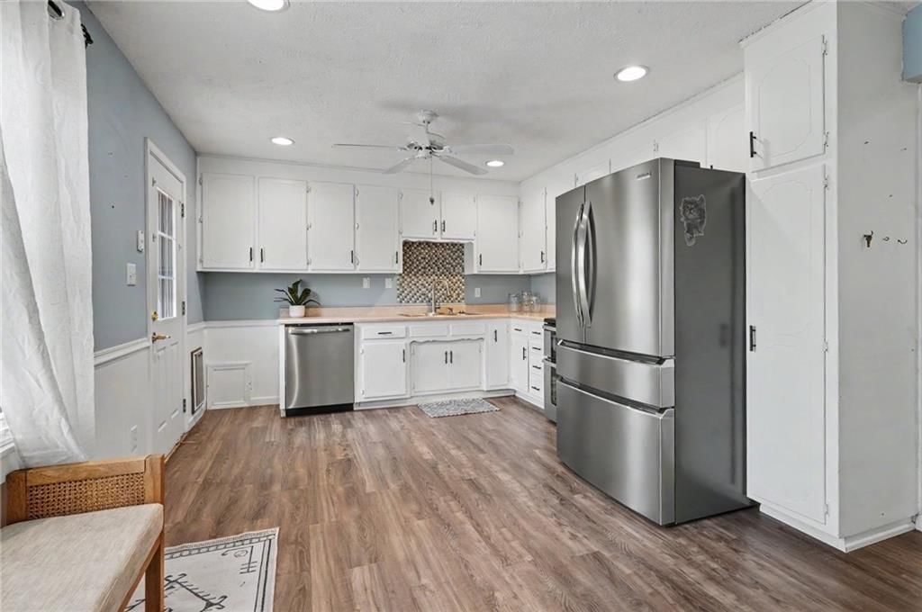 1813 Miller Drive — photo 9