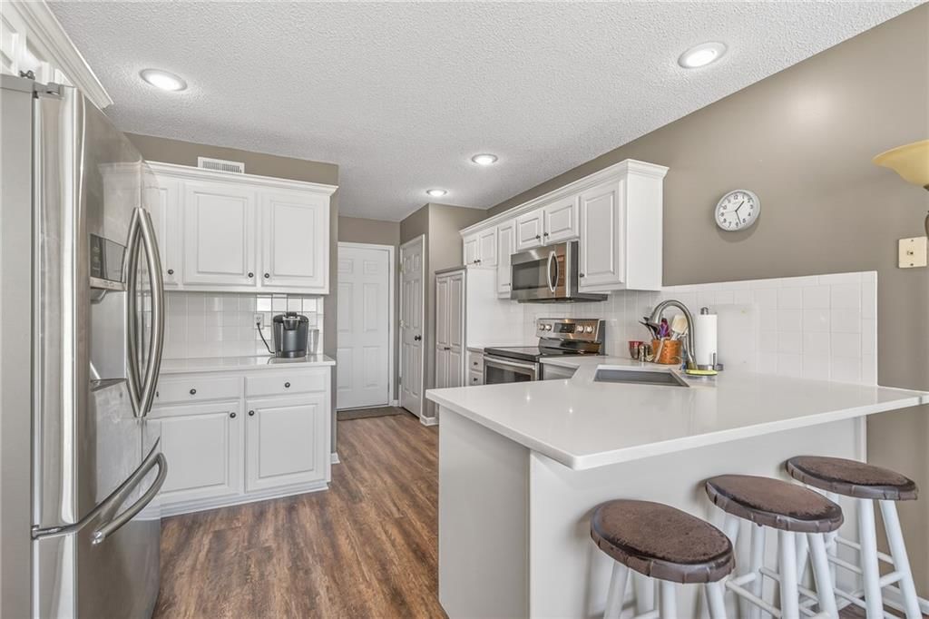 955 NW Maplewood Court — photo 9