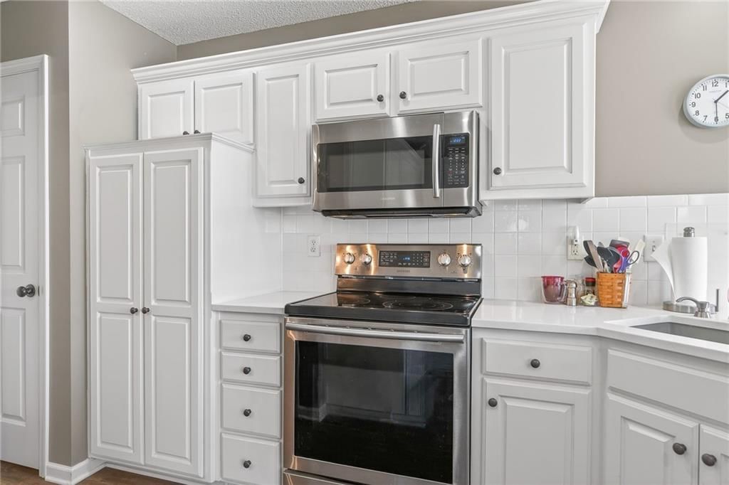 955 NW Maplewood Court — photo 10