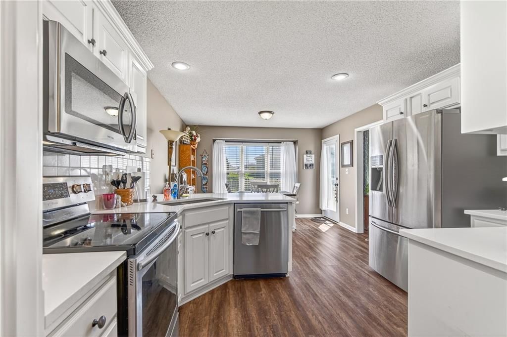 955 NW Maplewood Court — photo 11