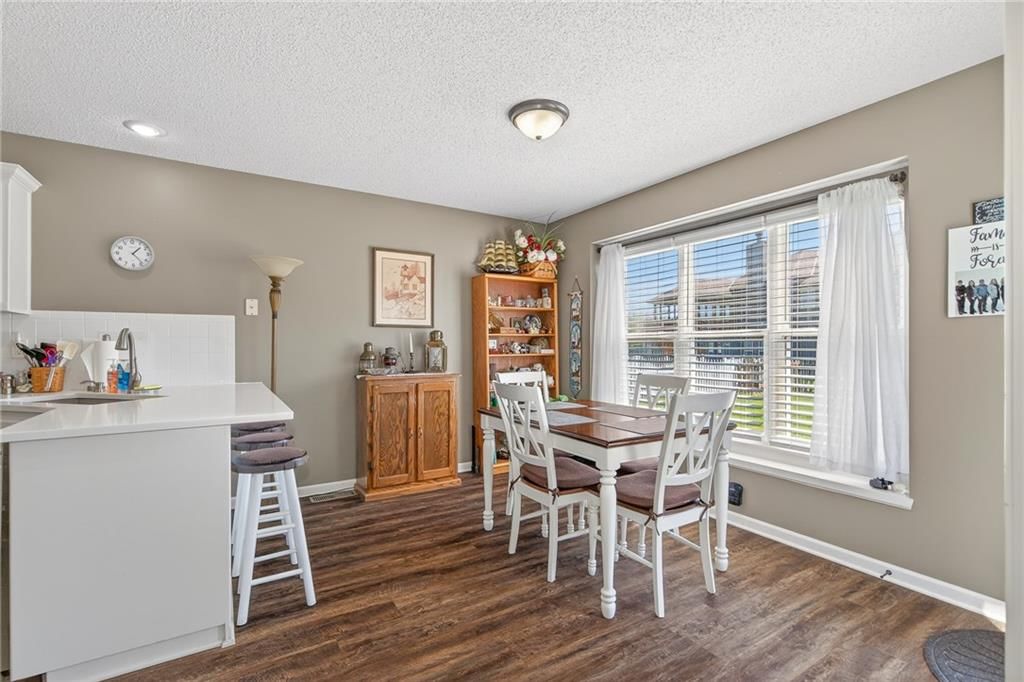 955 NW Maplewood Court — photo 12