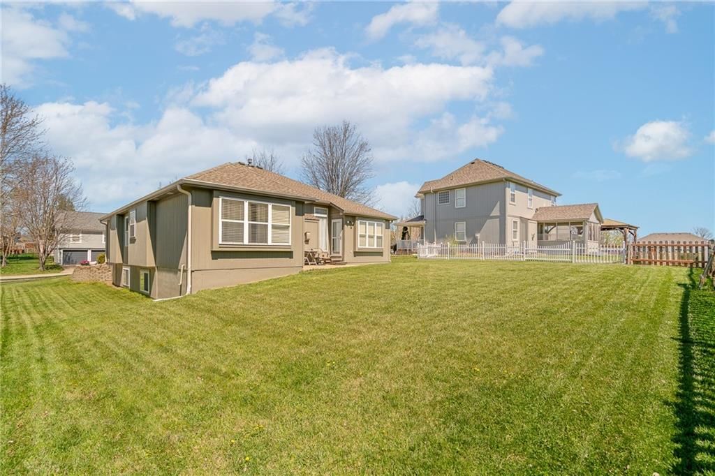 955 NW Maplewood Court — photo 29