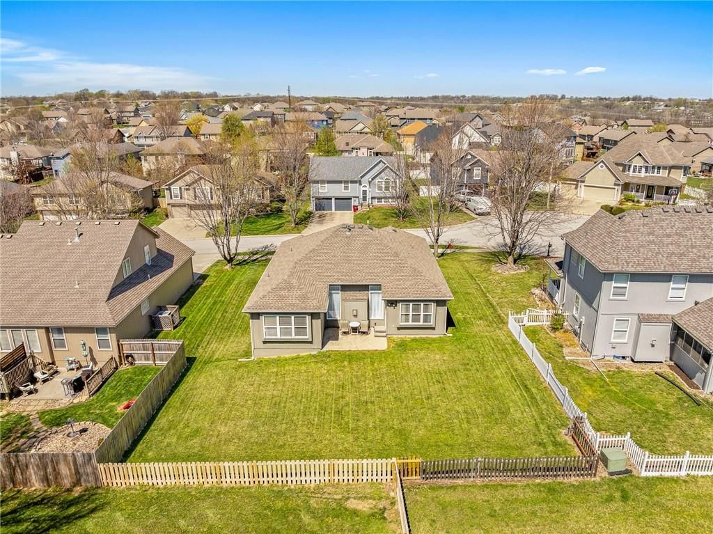 955 NW Maplewood Court — photo 32