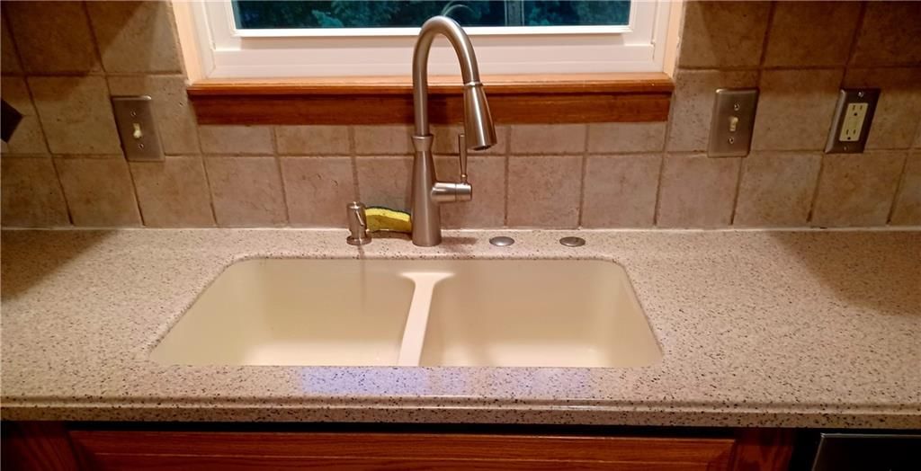 102 Cottonwood Close Street — photo 39