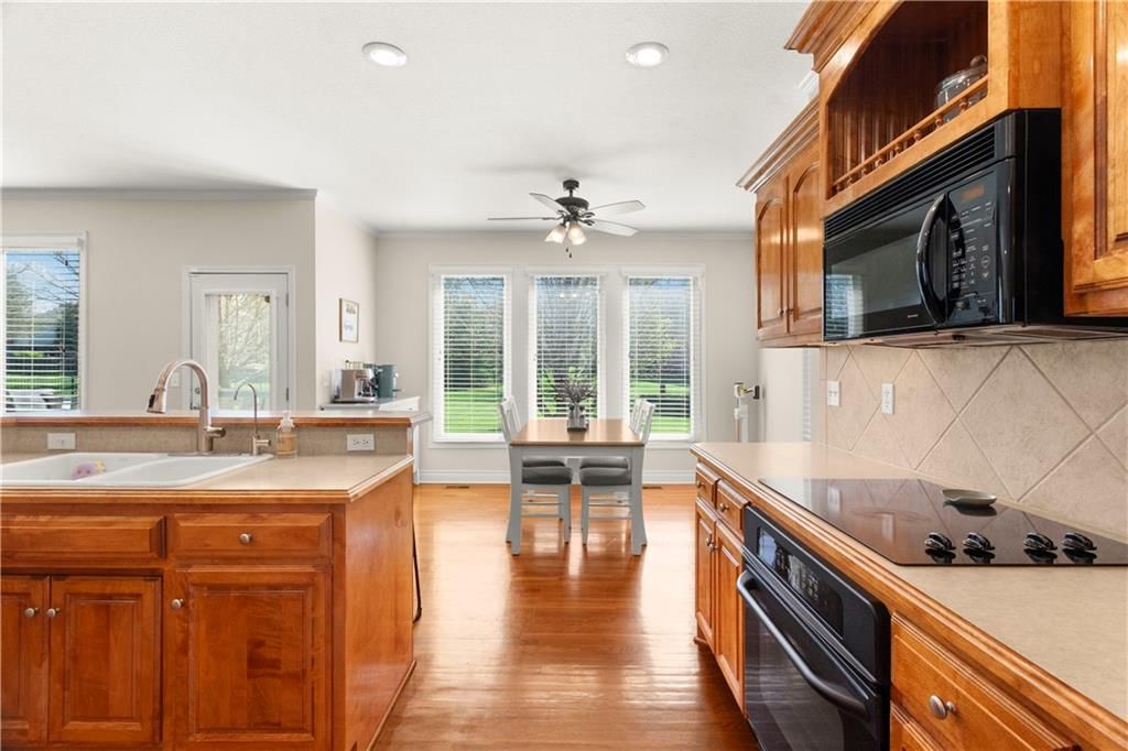 709 NE Twin Brook Drive — photo 5